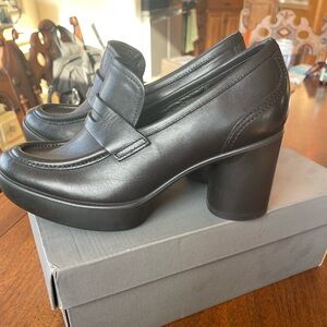 ECCO Motion 55 shape sculpted platform loafer